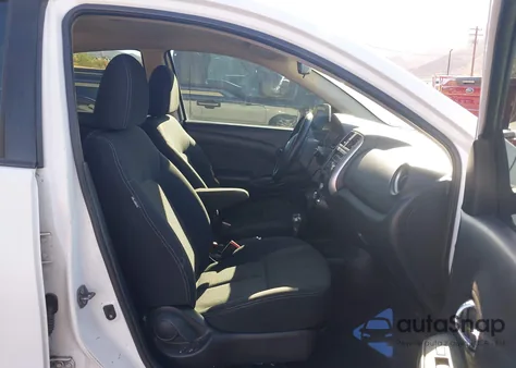 2014 Nissan Versa 1.6 Sv z USA, uszkodzony, nr VIN 3N1CN7AP1EL823794